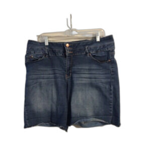Plus size 18 Denim Stretch Frayed Cut off shorts YMI High Waist Better Butt